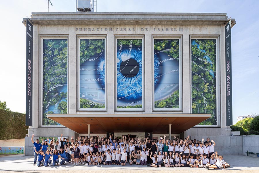 SIETE LEMAS POR EL AGUA ELABORADOS POR ESCOLARES DE LA COMUNIDAD DE MADRID PROTAGONIZAN UNA INTERVENCIÓN ARTÍSTICA EN LA FUNDACIÓN CANAL