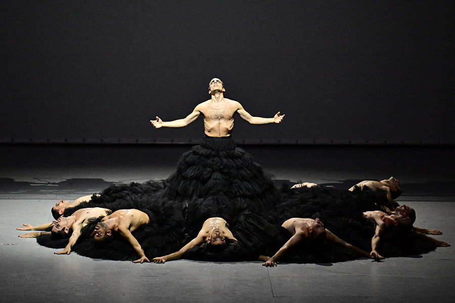 Les Arts estrena ‘Afanador’, la nueva creación de Marcos Morau para el Ballet Nacional de España