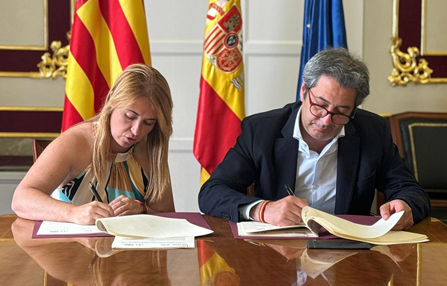 El IVC y la FVMP firman el convenio para renovar el modelo del Circuito Cultural Valenciano