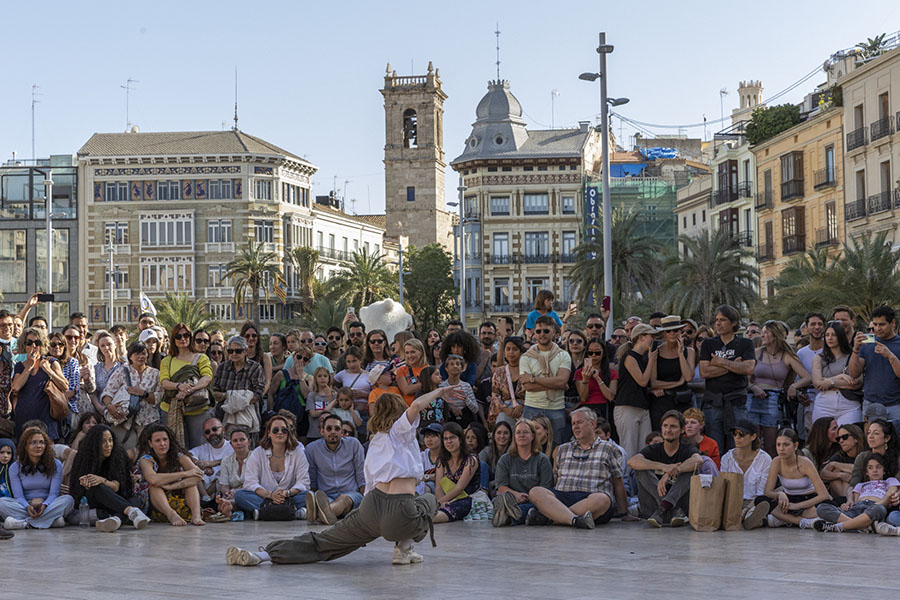 Dansa València realiza una convocatoria para la selección de tres piezas breves de danza en espacio urbano