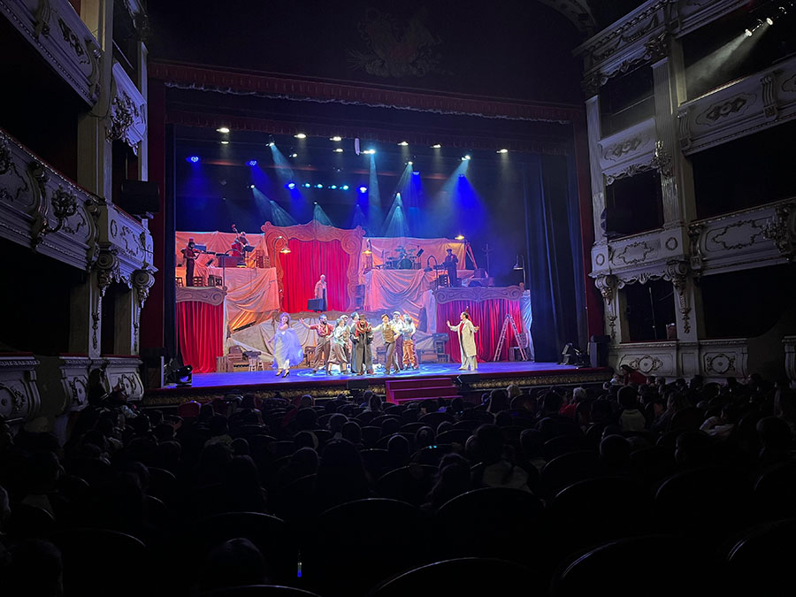 El Escalante lleva a las familias al corazón del circo en Navidad con un espectáculo de gran formato de LA FAM