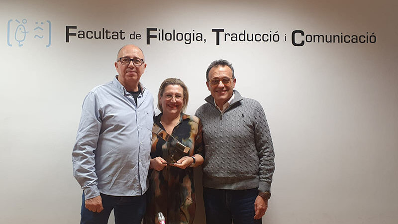 El Escalante recibe el Premi de la Crítica del Institut de Filologia por su contribución al valenciano en las artes escénicas