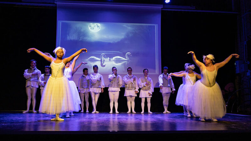 Carme Teatre presenta a Danza Down con “Variaciones de Ballet Clásico”